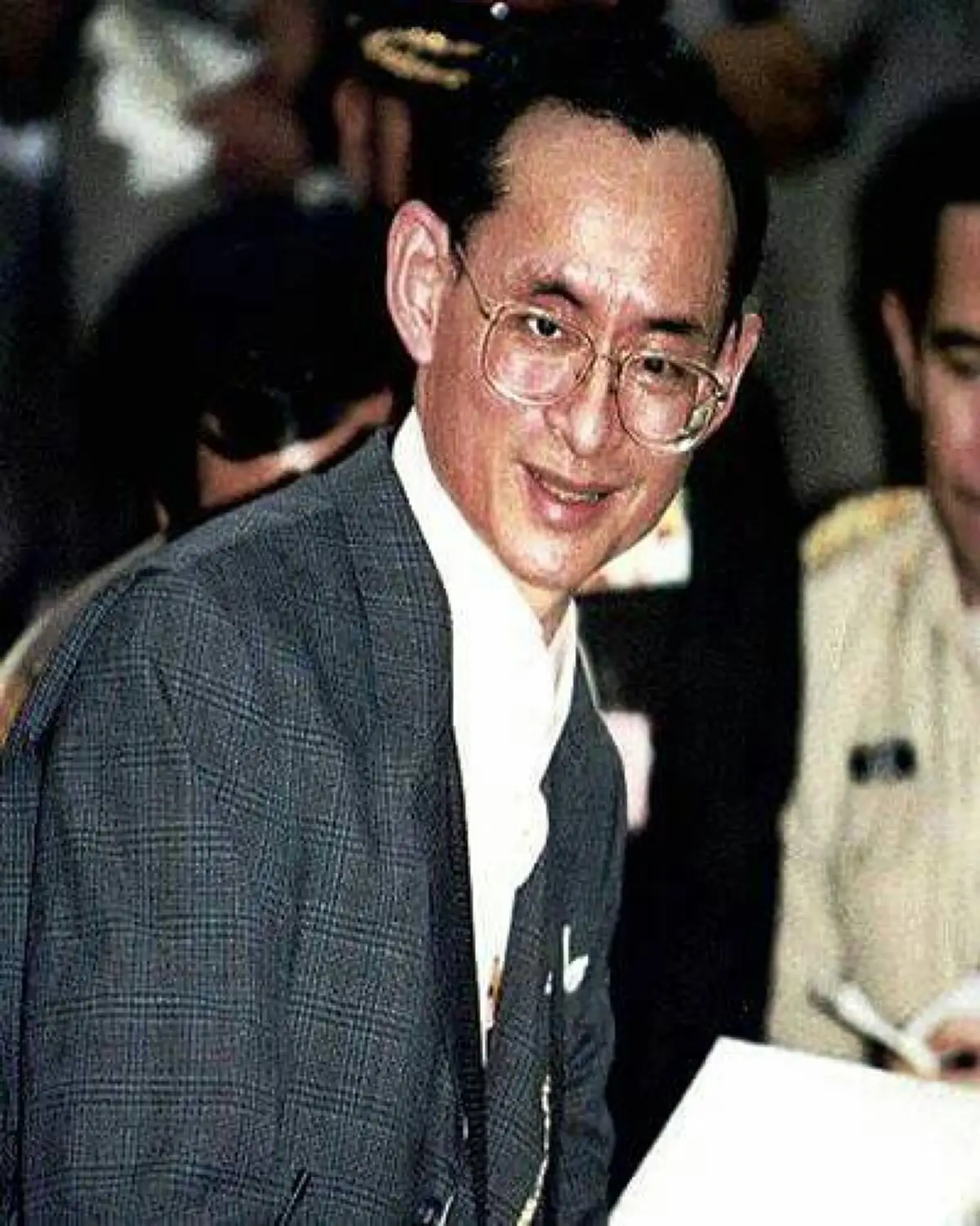 อ่านแล้วถึงกับอมยิ้ม!...เมื่อพ่อหลวงเจอทาง "ดิสโก้" (พระราชอารมณ์ขัน)... ครั้งเสด็จเยี่ยมราษฎรชนบทภาคอีสาน ปี ๒๕๓๕