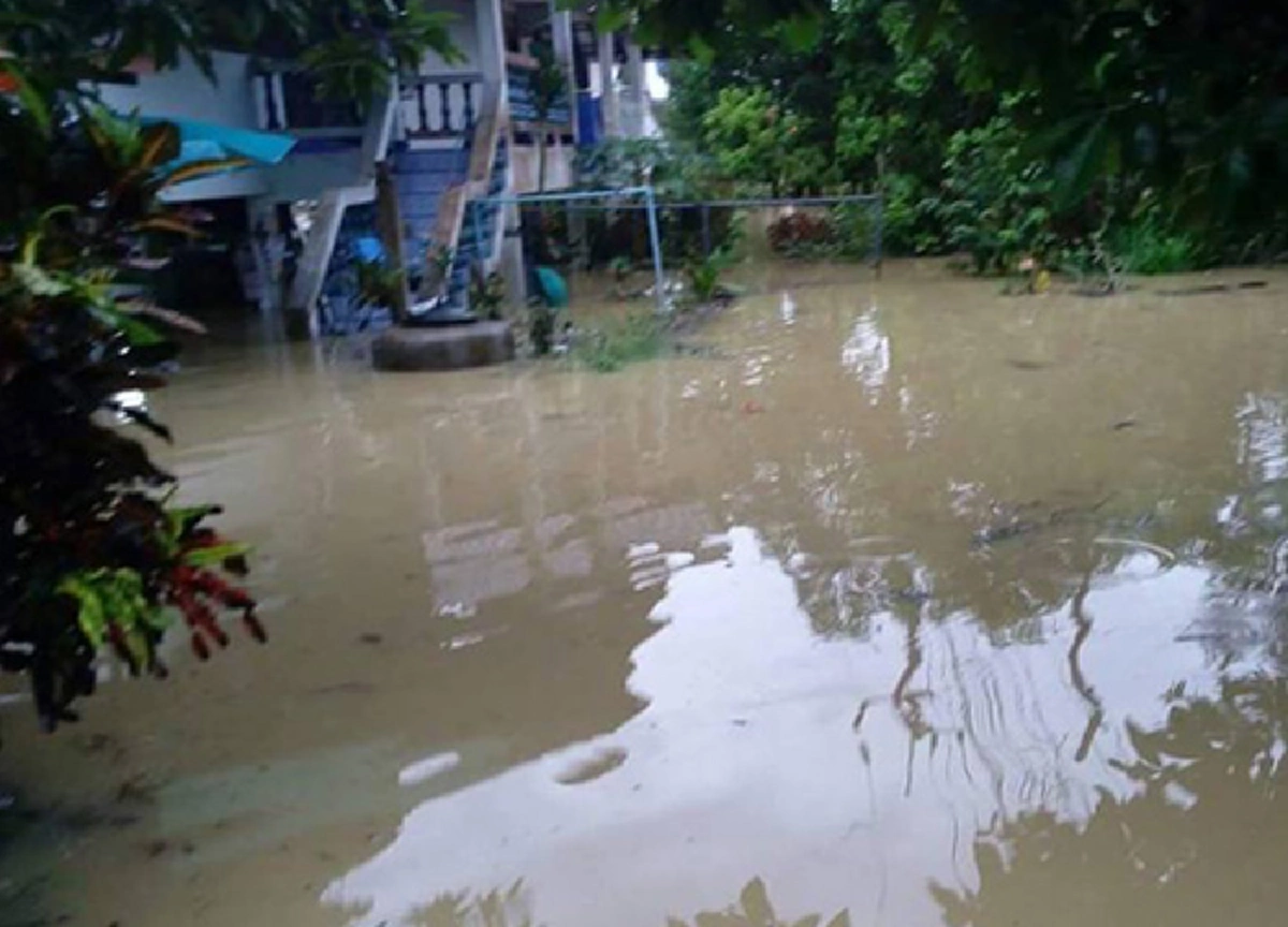 ฝนถล่มนครศรีธรรมราช 3 อำเภออ่วม ปภ.เตือน ปชช. เฝ้าระวังต่อเนื่อง 2 - 3 วัน