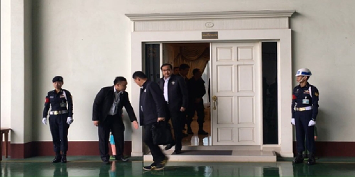 บิ๊กตู่ขอคนไทยรัก ในหลวงทั้ง2พระองค์ น้อมนำพระราชปณิธานปฏิบัติ ลั่นไม่ทิ้งประชาชนขออย่าต่อต้าน ไม่เคยรังแกใคร ???