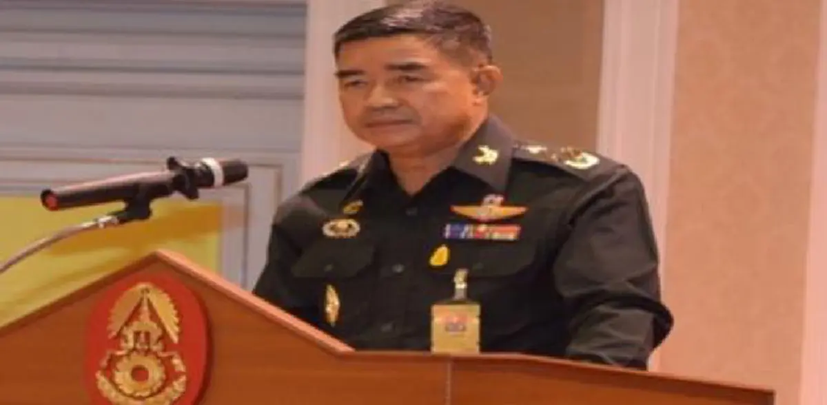 โปรดเกล้าฯเครื่องราชอิสริยาภรณ์อันเป็นที่เชิดชูยิ่งช้างเผือก มหาปรมาภรณ์ช้างเผือก กรณีพิเศษ ผบ.ทบ. เป็นบำเหน็จความดีปฏิบัติหน้าที่