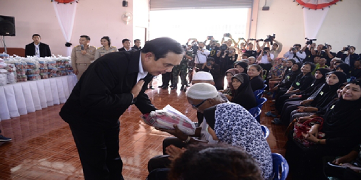 ในหลวงร.9 รับสั่งเสมอทุกคนที่เป็นคนไทยต้องอยู่มีความสุขในแผ่นดินไทย บิ๊กตู่ยึดดำรัสบริหารคน ไม่คิดพวกโน้นพวกนี้ ถ้าคิดแบบนี้ประเทศไม่เจริญ