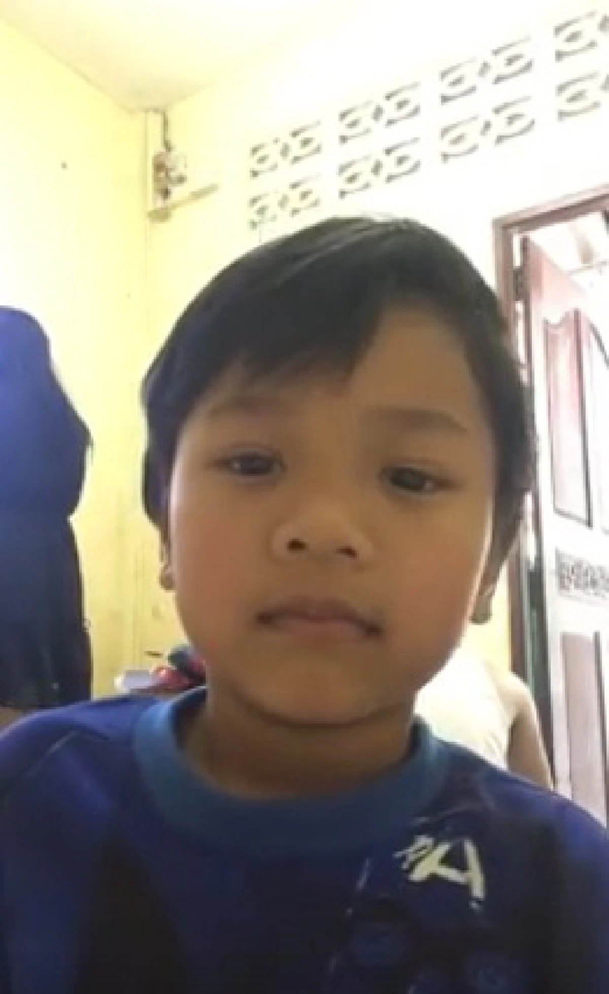 สุดเวทนา!! เด็กน้อยกับคลิปสุดฮอต "แม่ใหม่โคตรใจดี" เคยออกรายการทีวี น้อง มีโรคประจำตัว พ่อ เล่าอาการน่าสงสารสุดๆ(คลิป)