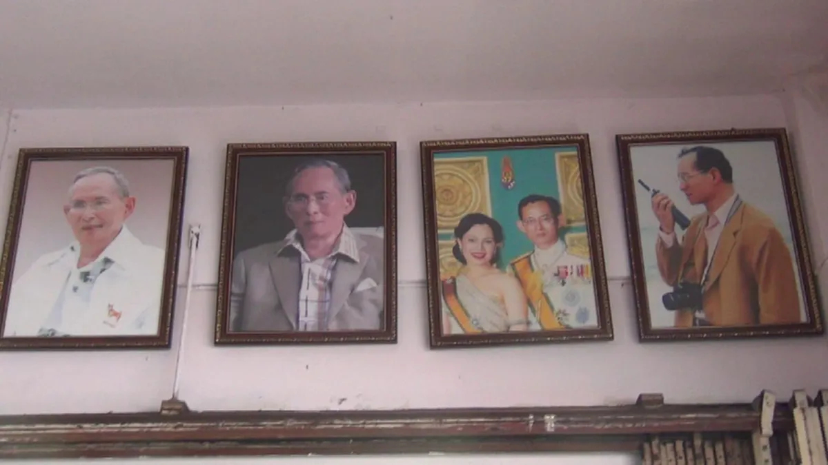 รวมภาพแห่งความประทับใจ!! ร้านอาหารชื่อดังเมืองกระบี่ สะสมภาพในหลวงร.9  ติดไว้ในร้านกว่า200ภาพ นทท.ชื่นชม!!  