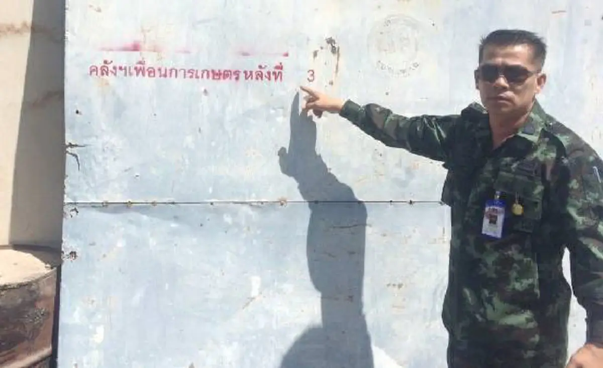 งามไส้จริงๆตรวจอีกก็เจออีก!!! ทหารลุยตรวจคลังรับฝากมันเส้นโครงการจำนำมันยุค"ยิ่งลักษณ์"ดันเจอแกลบใต้สอดไส้กองมัน