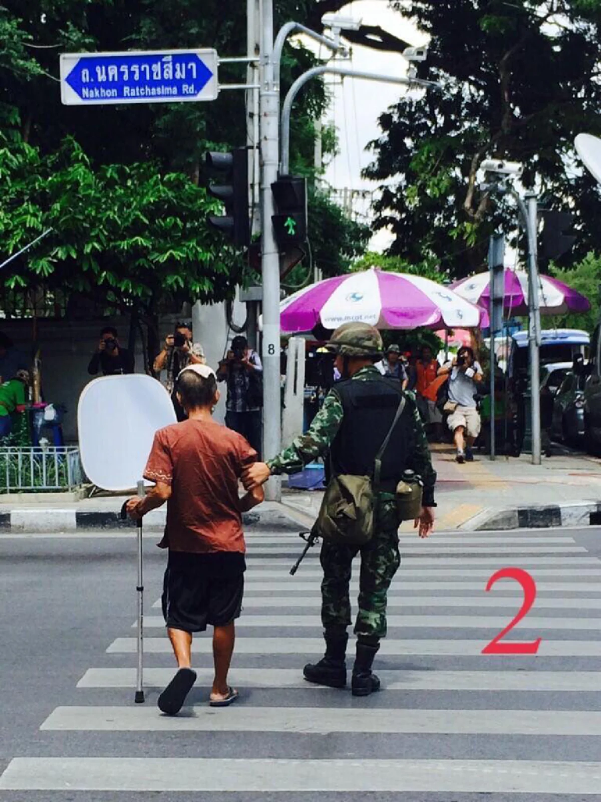 จบนะดราม่า...ทหารสร้างภาพ!?! "บก.ลายจุด"หงายเงิบลบทวิตแทบไม่ทันเจอสื่อเจ้าของภาพแจงยิบหลังฉกภาพเก่ามาเล่นใหม่(ภาพ)