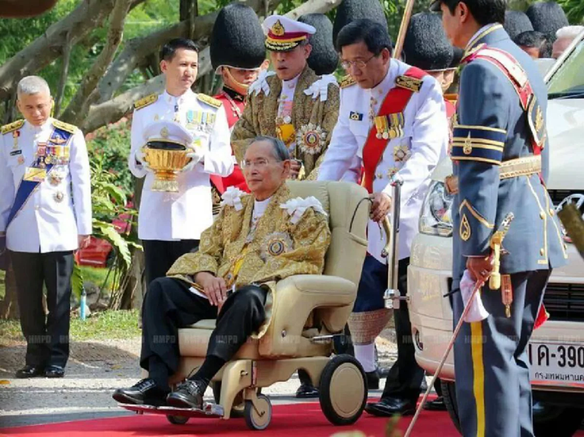 รวม 32 เรื่องราวประทับใจ สมเด็จพระบรมโอรสาธิราชฯ ทรงปฏิบัติพระราชกรณียกิจเพื่อทรงแบ่งเบาพระราชภาระของในหลวง รัชกาลที่ 9 (ภาพชุด+รายละเอียด)