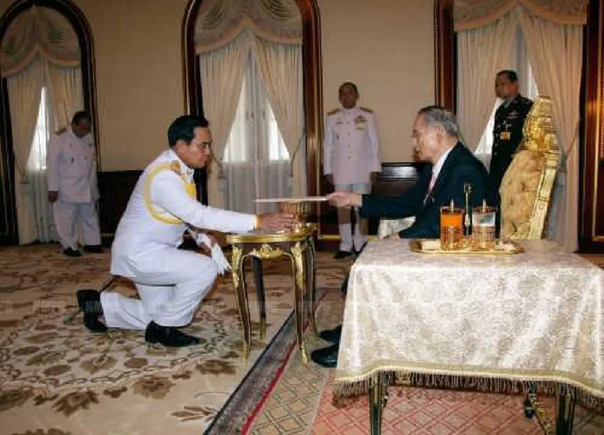 จากหัวใจทหารของพระราชา... "บิ๊กตู่" เอ่ยช่วงชีวิตในกองทัพประทับใจทุกภารกิจ เฝ้าฯถวายงาน"ในหลวง รัชกาลที่ ๙" ย้ำจะทำตามพระราโชบายให้มากที่สุด