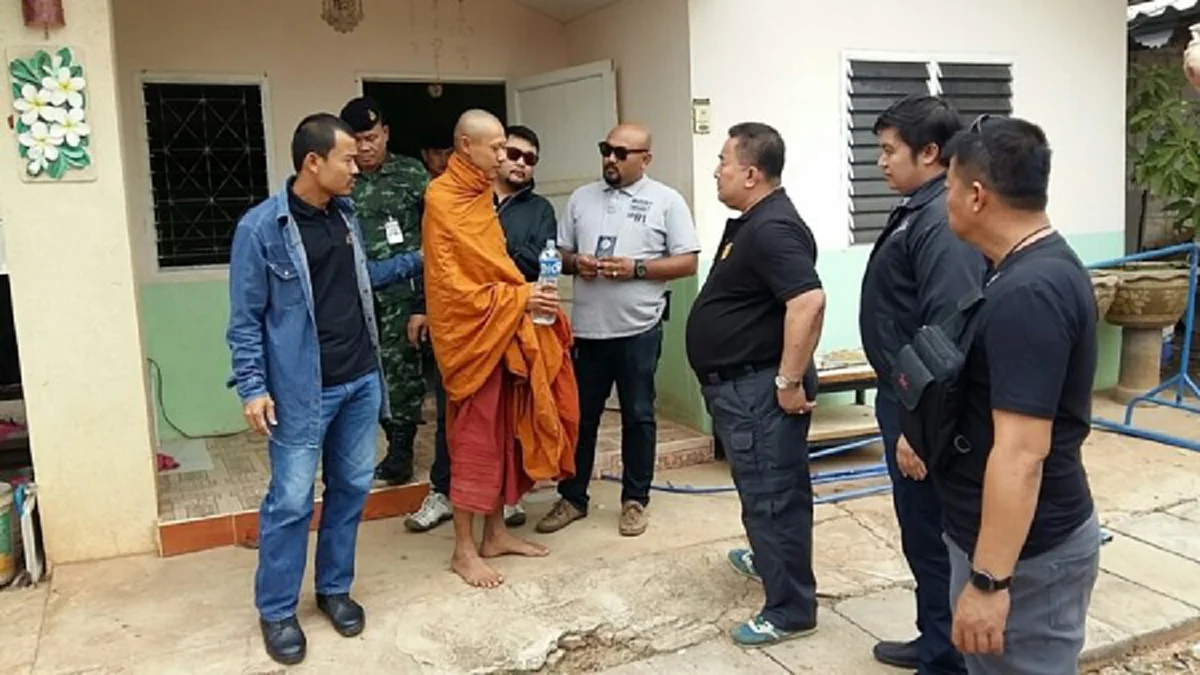 เจออีกโล้นฉาวห่มเหลือง!! ทหารบุกทาวน์เฮ้าส์รวบพระเมืองกาญจน์เมายา เจอคาหนังคาเขามั่วสาววัย 20 หลังชาวบ้านระอาหนักสมสู่จนมีลูกประจานบาปกรรม !?!