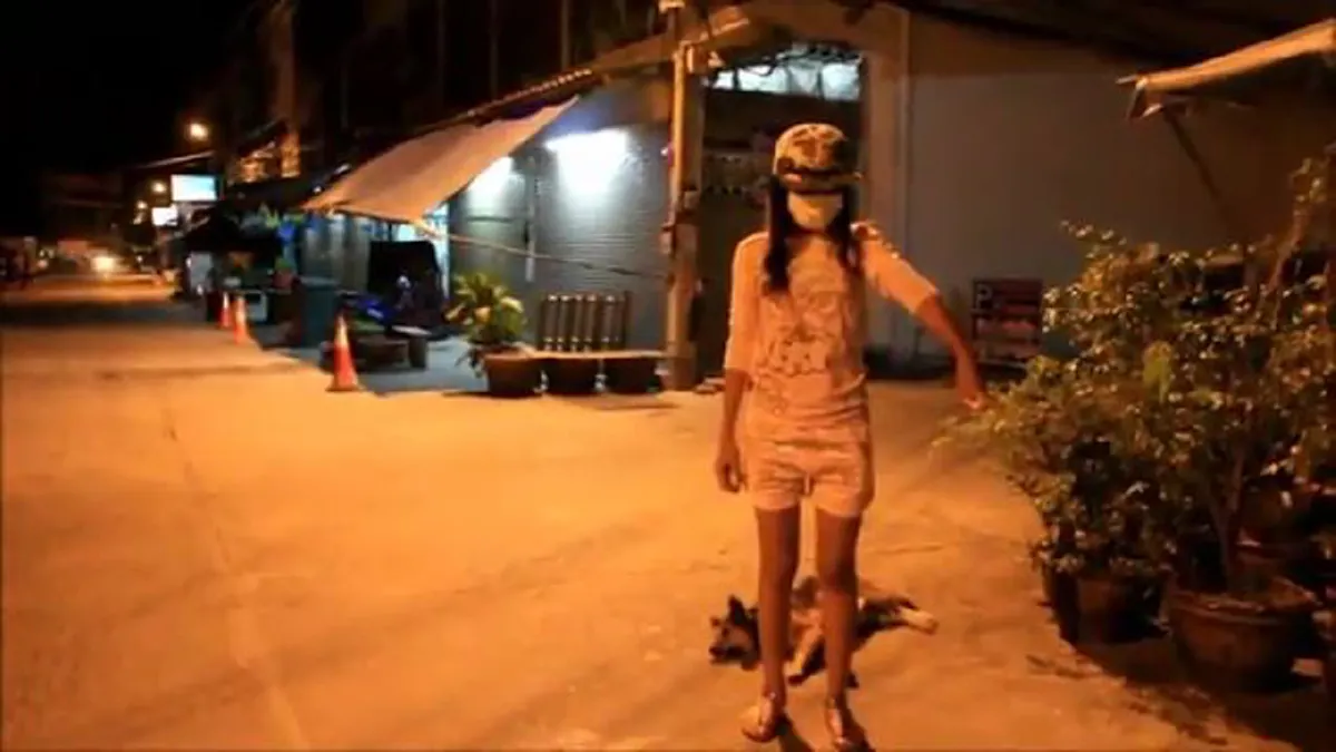 โคตรอันตราย!! "2เดนนรก" อ้างเป็นตร.ดักตรวจฉี่สาวแต่เช้ามืด ก่อนพาไปเจอพรรคพวกบนรถตู้ ทำเหยื่อถึงกับทรุด เจอภัยสังคมเต็มๆ!!