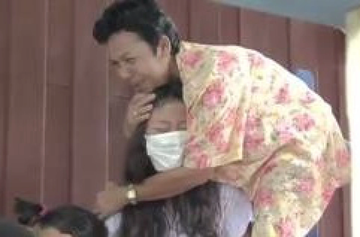 แทบขาดใจ!! "สาวปี1" สังหรณ์ใจ พ่อโทรมาพูดจาแปลกๆ ขอกลับบ้าน รุ่นพี่ไม่ยอม สุดท้ายพบเรื่องเศร้าที่สุดในชีวิต!!