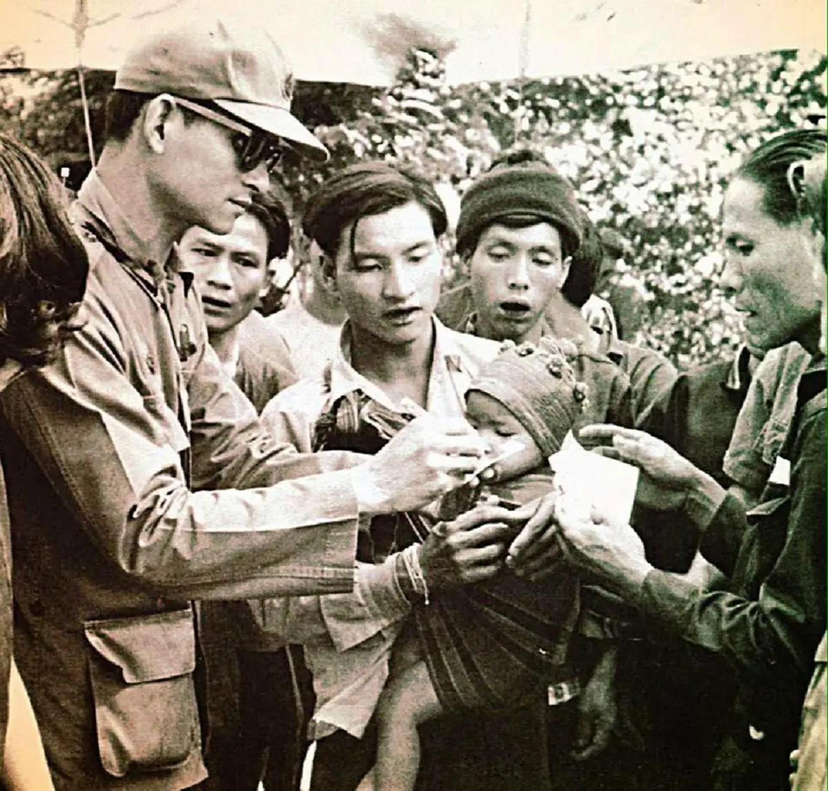 คุณรู้มั้ย???"ในหลวง ร.๙" เป็นโรคหัวใจเต้นไม่ปกติเพราะอะไร ลองอ่านดูแล้วจะรู้"การรักผู้อื่นยิ่งกว่ารักตนเองนั้น...ยิ่งใหญ่เพียงไร