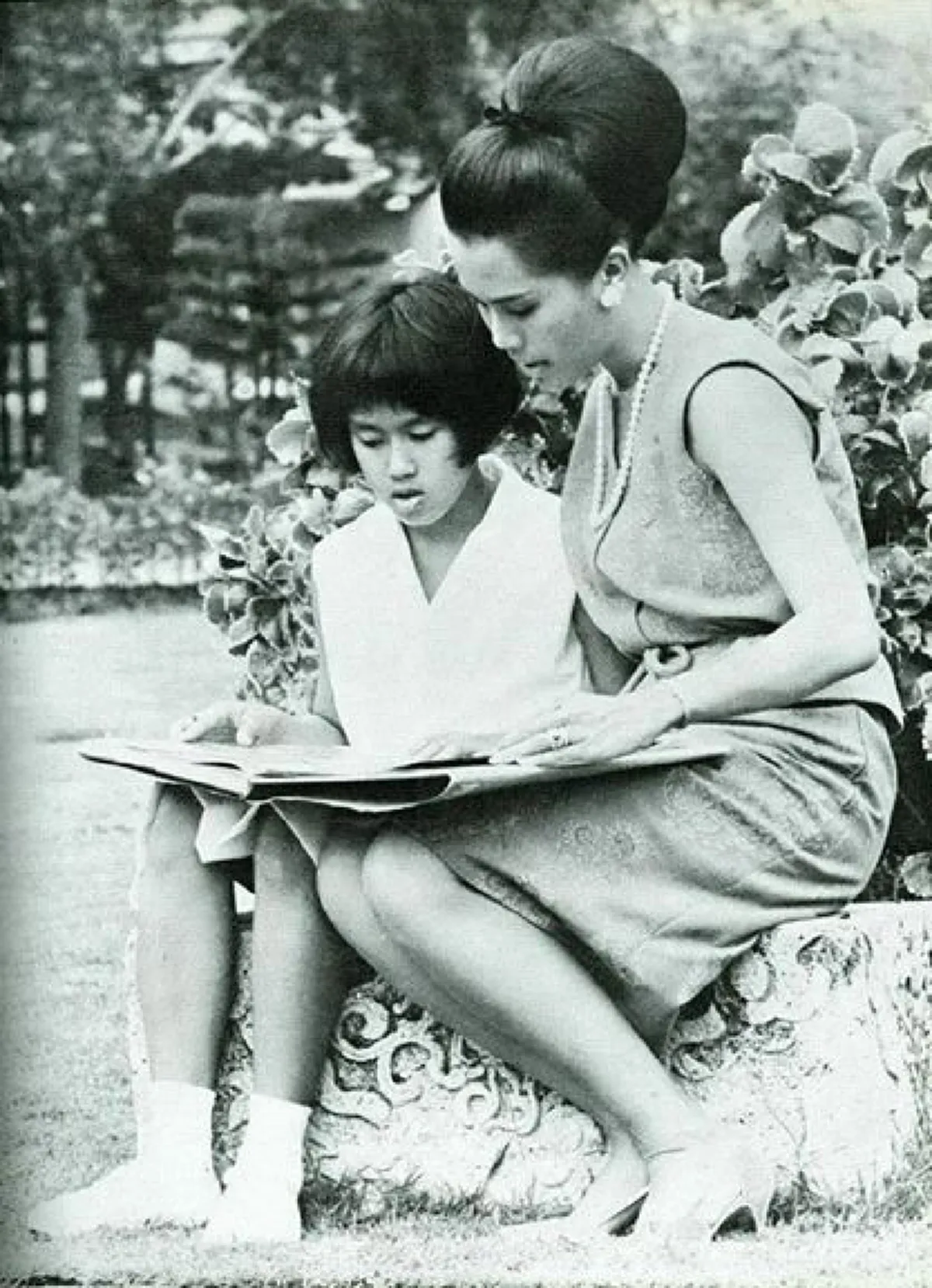 คุณน้อยครับ คุณไปทำอะไรเข้า... เรื่องราวชวนอมยิ้ม ของ พระราชินี - สมเด็จพระเทพฯ เผยให้เห็นความรักระหว่าง แม่-ลูก