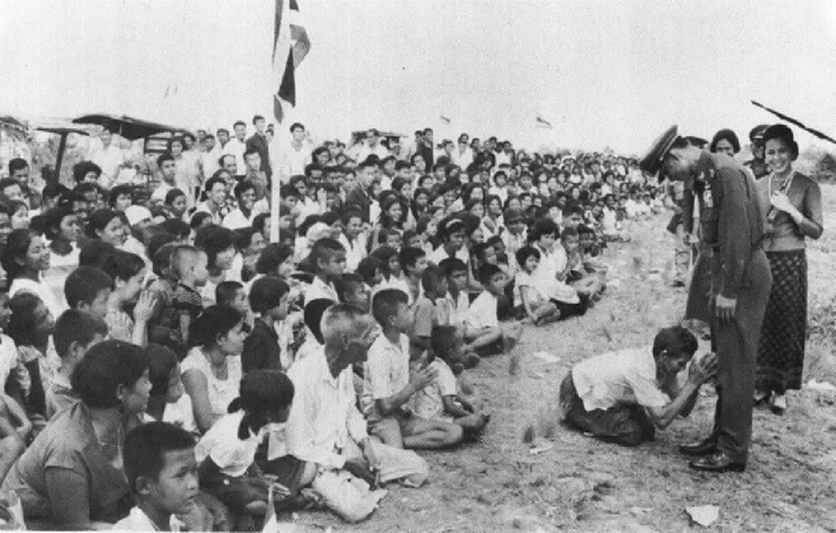 เรื่องที่คุณ (อาจ)ไม่รู้...ในหลวงเสด็จเยี่ยมชาวไทยภูเขาด้วยวิธีการเดินขึ้น-ลงในระยะทางไกล...ขอพระองค์ทรงพระเจริญ