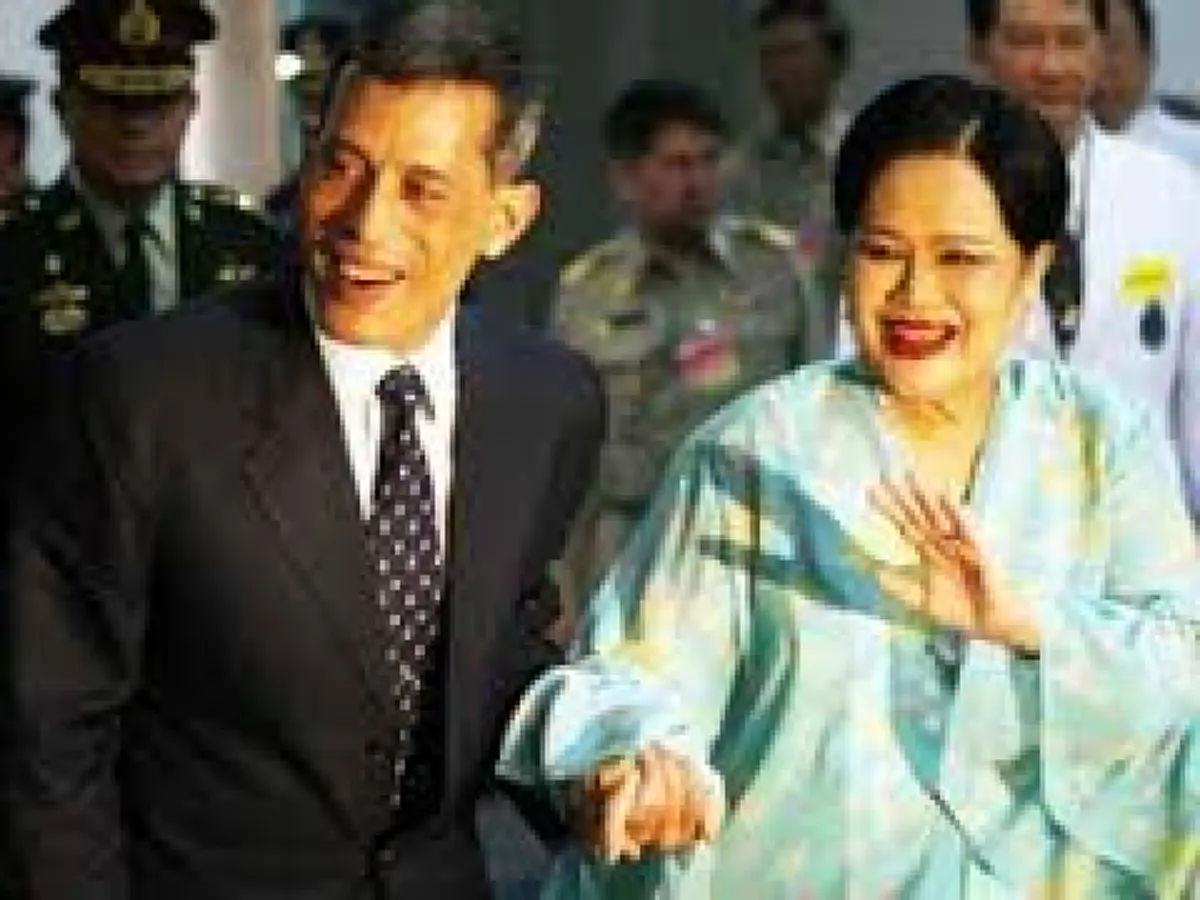 อ่านแล้วถึงกับอมยิ้ม!...เมื่อสมเด็จพระบรมโอรสาธิราชฯ-สมเด็จพระเทพฯ ทรงขับร้องเพลงลาวดวงเดือนถวายสมเด็จแม่
