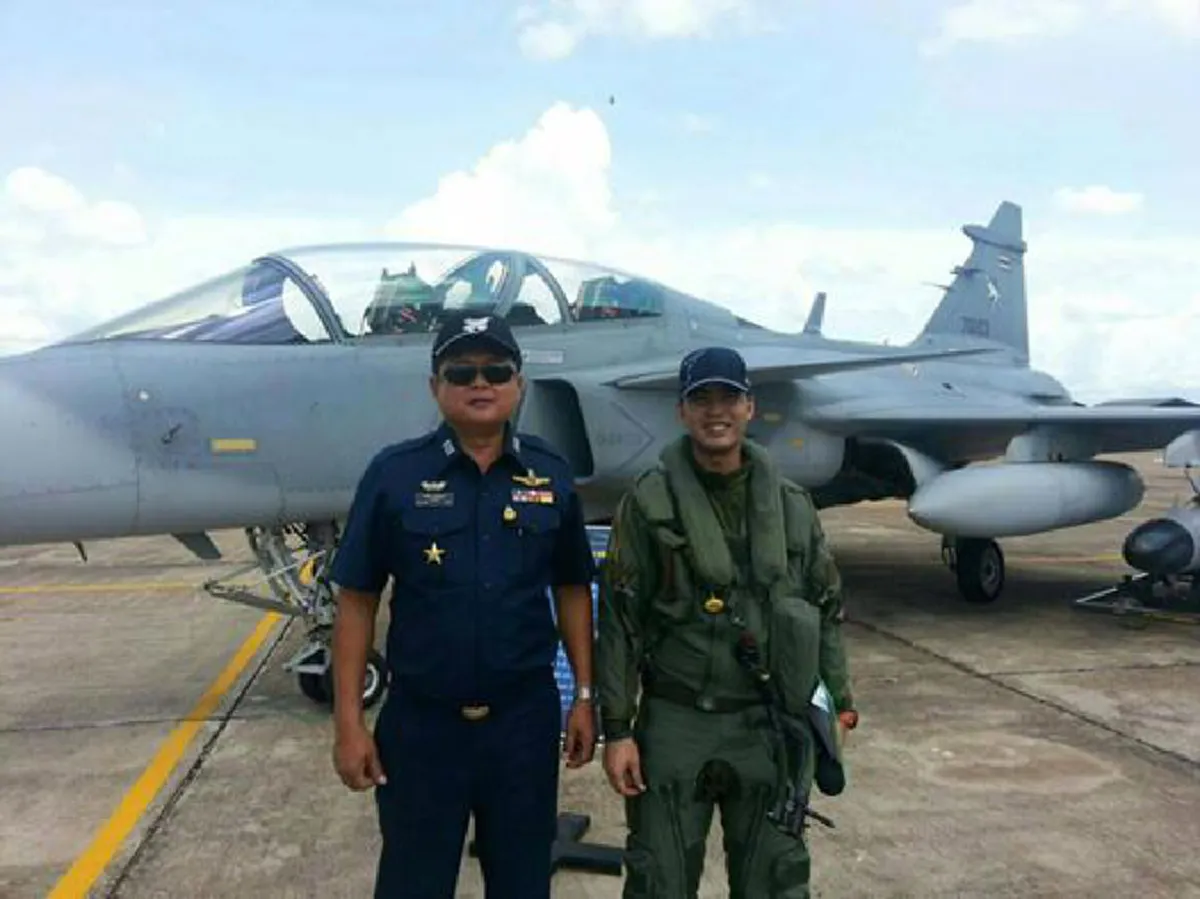 หัวใจสลาย !!!  สุดเศร้า น.ต.ดิลกฤทธ์ นักบิน เพิ่งแต่งงาน ...อ่านแล้วน้ำตาไหล ชาวเน็ตแห่ให้กำลังใจ (รายละเอียด)