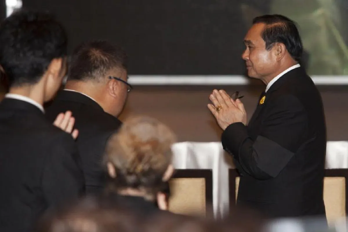 17ปท.เอเซียร่วมใจยืนถวายอาลัยในหลวง ร.9 "บิ๊กตู่" ย้ำยึดโรดแมปปฏิรูปหวังเข้าใจรบ.แสวงหนทางให้ไทยสงบ สันติ