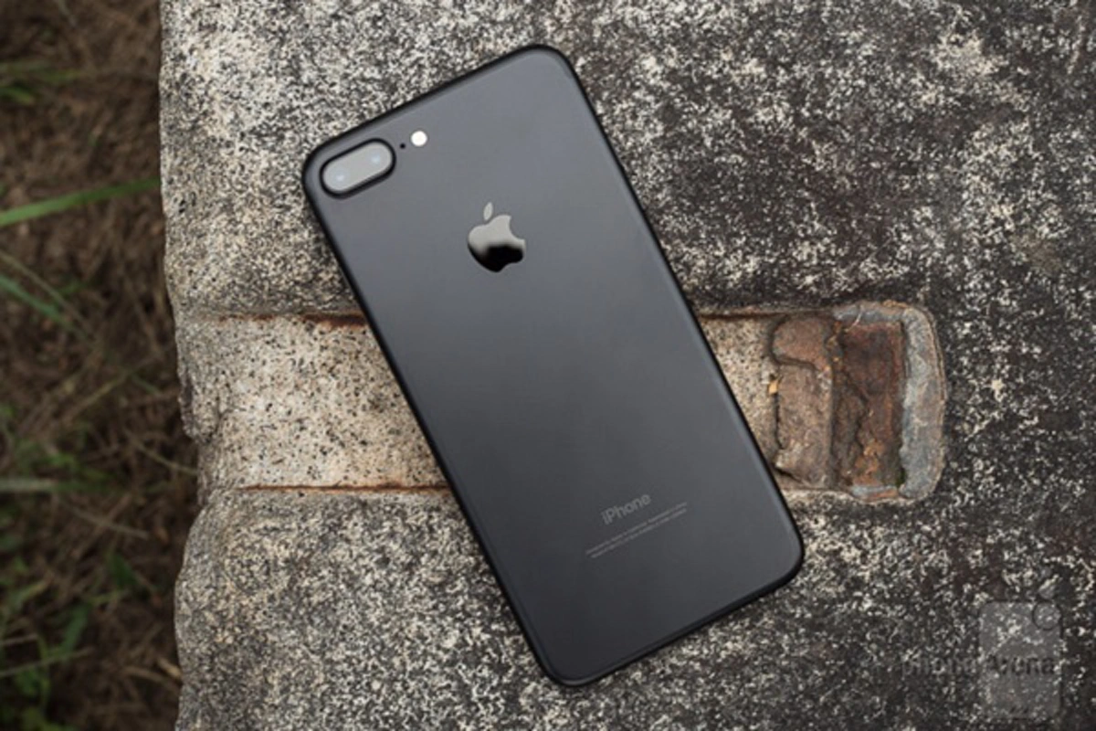 รีบเข้ามาดูรุ่นไหนบ้าง? 15 อันดับมือถือแบตฯอึด แห่งปี 2016 โดยเว็บไซต์ Phonearena.com