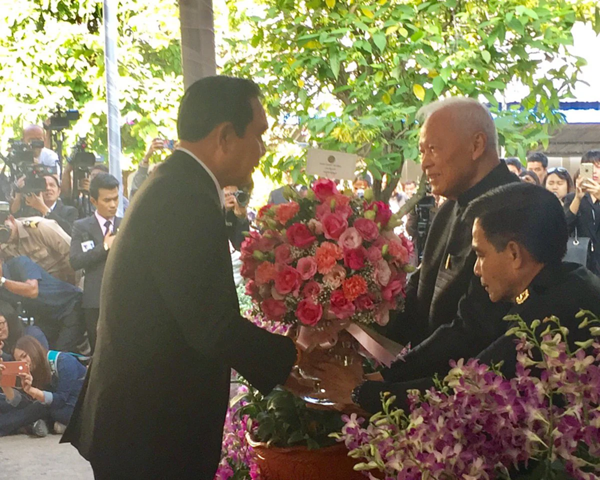 ตอบด่วน!!นายกฯตู่ถามปชช.มีความสุขเพียงพอหรือยัง?หลังป๋าเปรมส่งสัญญาณให้ภารกิจสิ้นสุดเร็วที่สุด