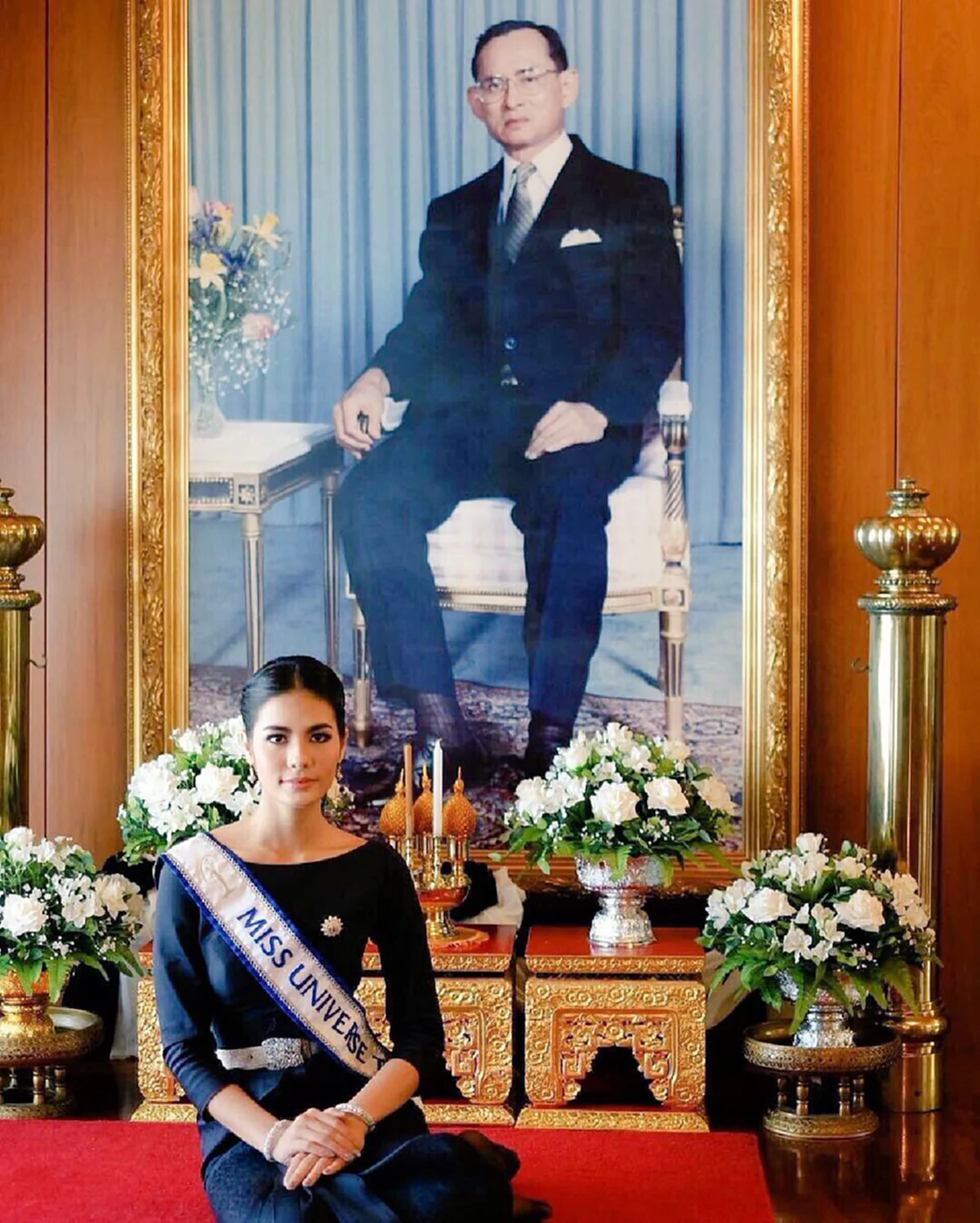 กลั่นจากหัวใจ!! "น้ำตาล ชลิตา" ติดเข็มกลัดพระบรมฉายาลักษณ์ "ในหลวง ร.9" เสมอ พร้อมเหตุผลของคำตอบบนเวที!! 