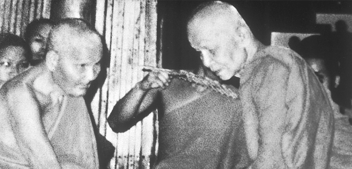 ประวัติหลวงปู่ชอบ ฐานสโม