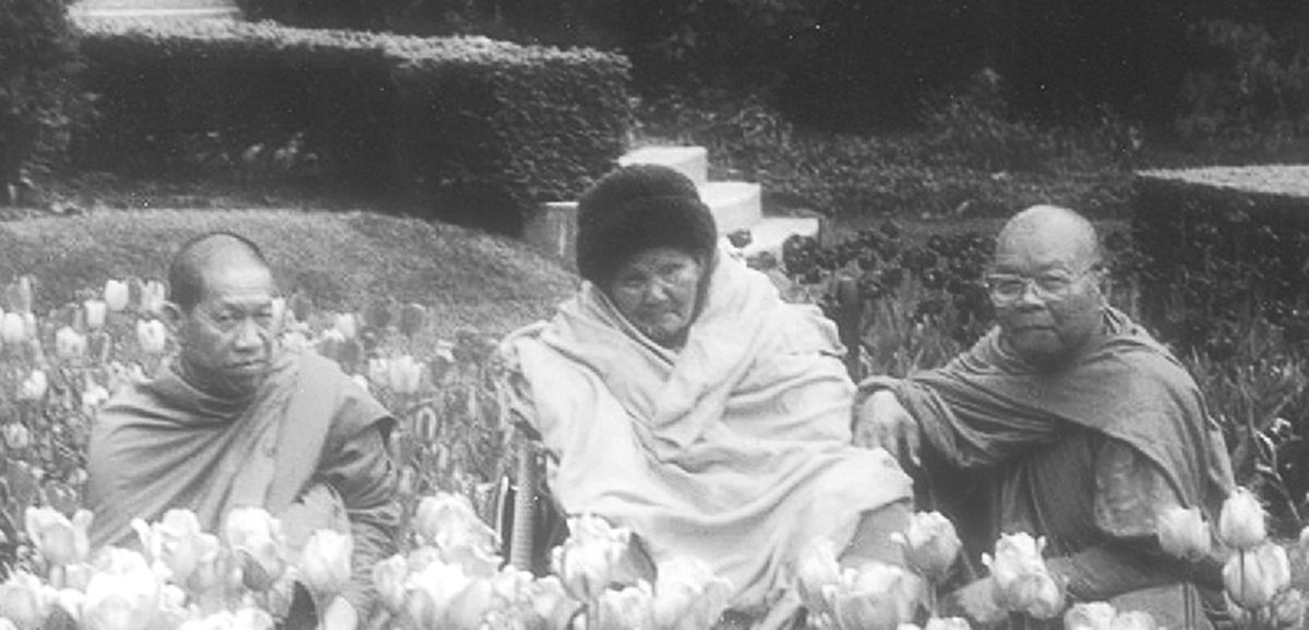 ประวัติหลวงปู่ชอบ ฐานสโม