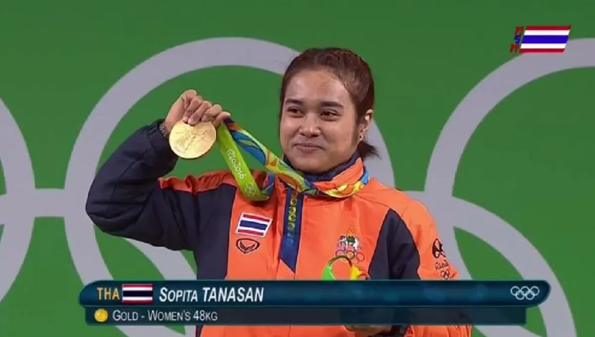 คนไทยเฮสนั่น!!! "น้องแนน" โสภิตา  จอมพลังสาวชุมพร คว้าเหรียญทองแรกทัพกีฬาไทย โอลิมปิก 2016