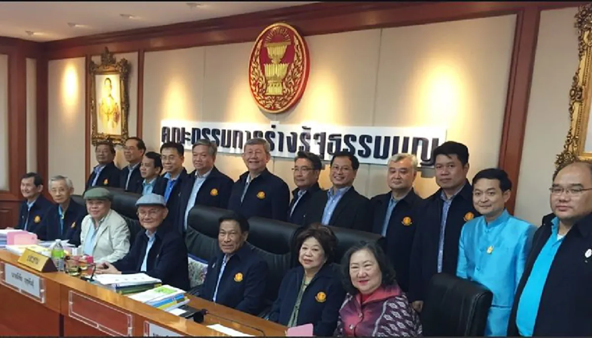  มีชัย รับ บิ๊กตู่ เป็นหัวใจสำคัญผลประชามติรธน.  กระตุกสำนึกการเมืองร่วมคิดกม.ลูก  ย้ำไทยหมิ่นเหม่ต่างชาติฉวยจังหวะแทรก  !!?!!