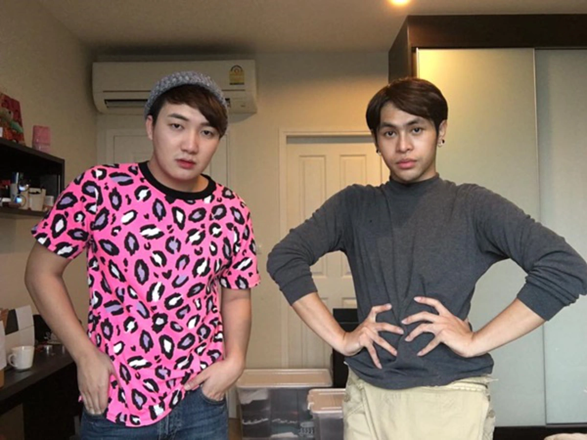 มันส์มาก!! ลองดู ท่าเต้นยุค 90 เมื่อต้องมาเจอกับท่าเต้นยุคปัจจุบัน บอกเลยไม่ว่ายุคไหนก็มันส์ได้ (ชมคลิป)