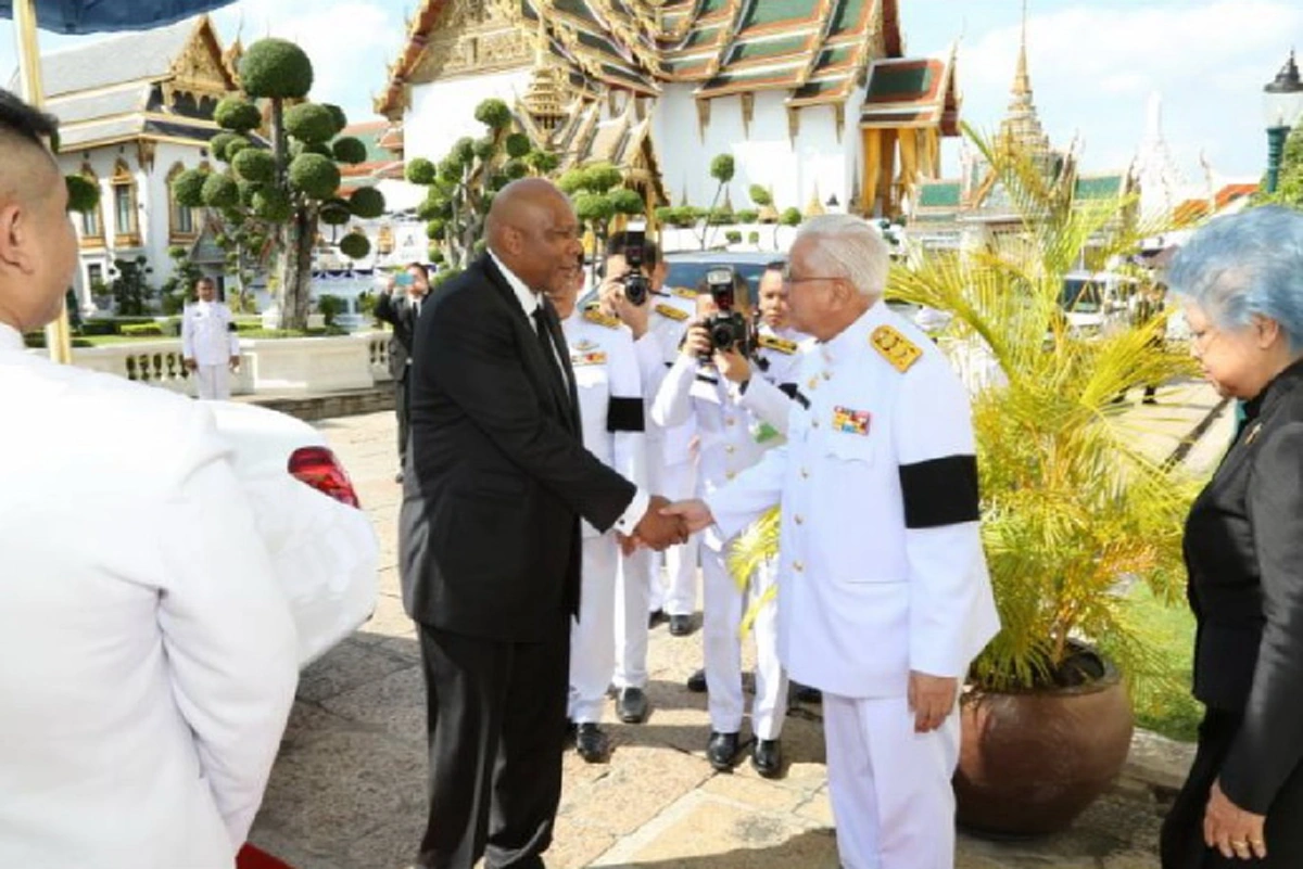 สาเหตุที่ พระมหากษัตริย์เลโซโท เสด็จฯ สักการะพระบรมศพ ในหลวงรัชกาลที่.๙ (ภาพ - คลิป) 