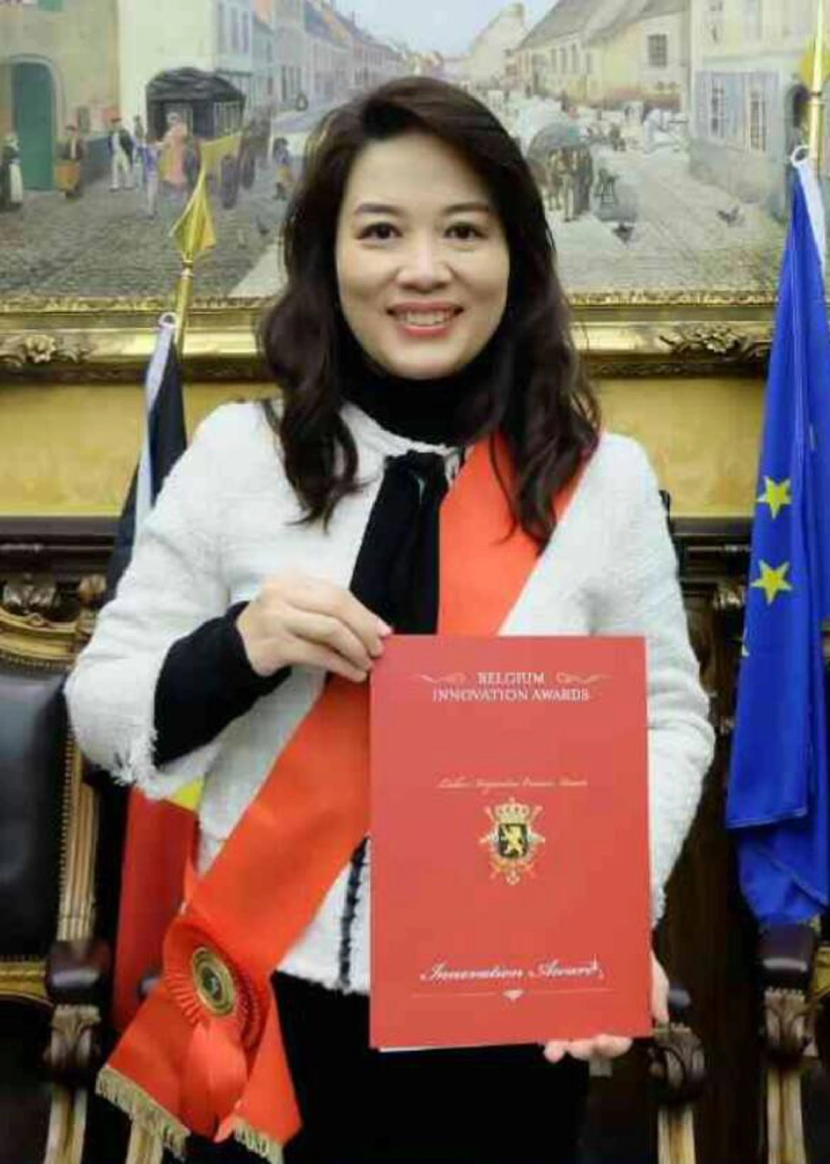 ยอดคนไทย!! "เภสัชกรหญิง พรอนงค์" รับรางวัล อิสริยาภรณ์เชิดชูเกียรติ "Ribbon of Honour" คนแรกของโลก 