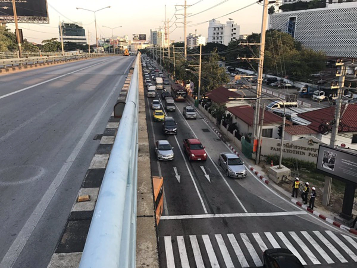 การจราจรอ่วมอีกครั้ง !!! ปิดการจราจรแยกรัชโยธิน ขุดอุโมงค์ทางลอดแยกรัชโยธิน เริ่มคืนนี้ 23 ม.ค.นี้