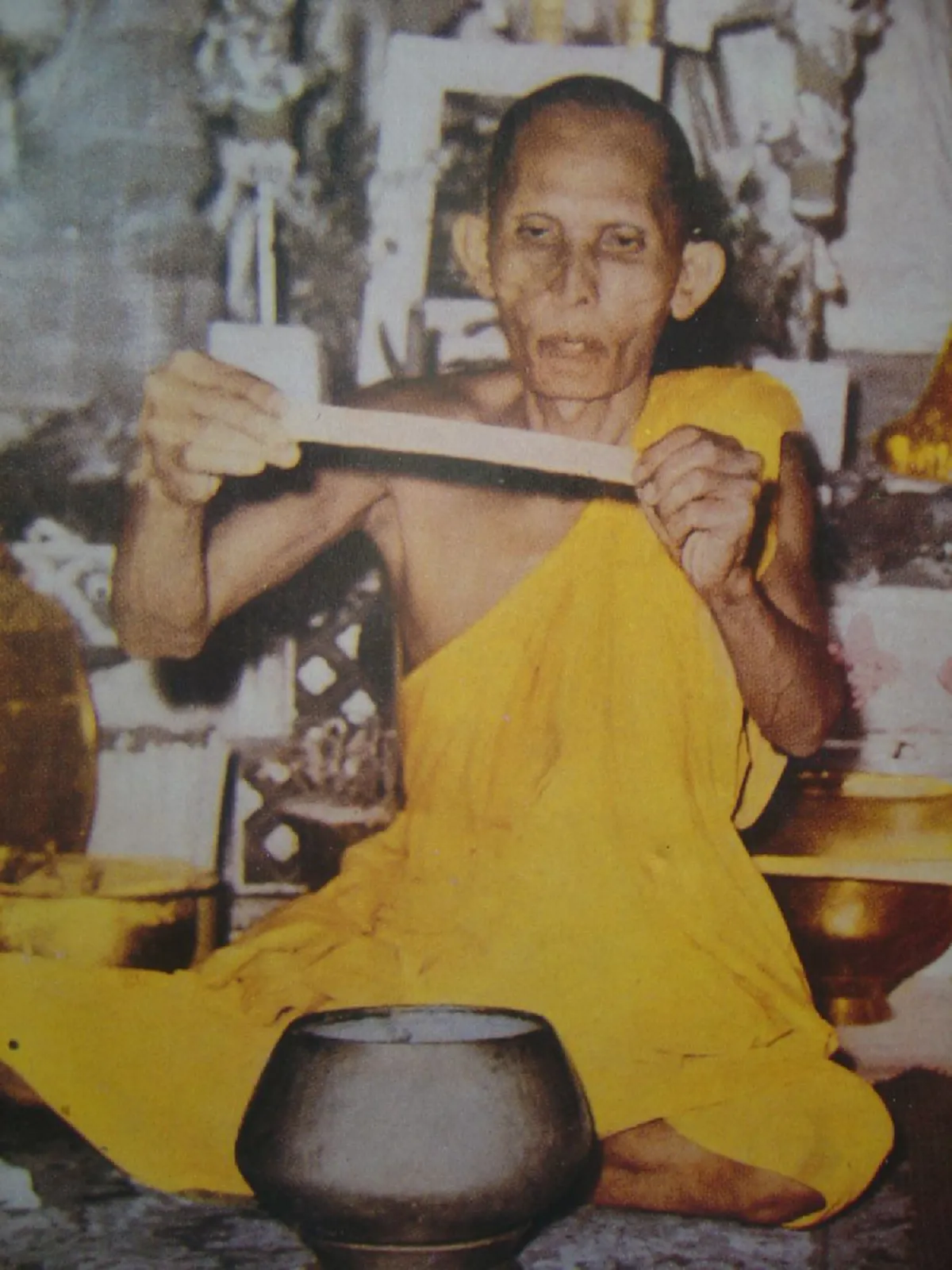 ที่สุดแห่งเกจิไทย! ศิษย์เอกหลวงพ่อยีเผย ลักษณะของข้าวทิพย์ที่หลวงพ่อยีบิณฑบาตรมาจากเทวดา