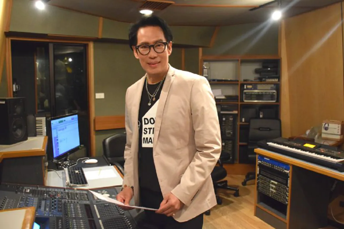 เปิดใจ!!! "เบริ์ด ธงไชย" เป็นเกียรติและภาคภูมิใจ ได้ขับร้องเพลง "เหตุผลของพ่อ" ถ่ายทอดความเหน็ดเหนื่อยของพ่อหลวง ตลอด 70 ปีที่ทำเพื่อคนไทย