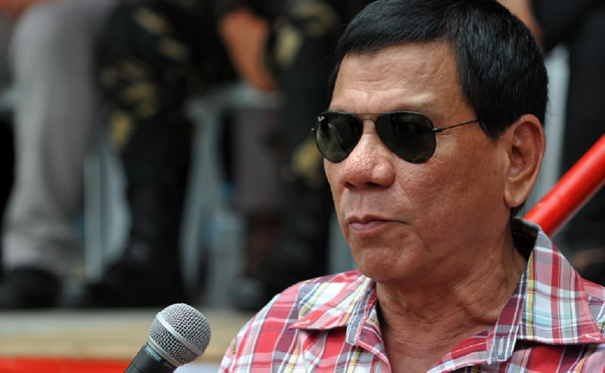 ผู้นำฟิลิปปินส์โดนดอกใหญ่  !! สมาชิกรัฐสภาเรียกร้อง ตรวจสุขภาพ หวั่นติดยาแก้ปวด ที่เคยทำให้นักร้องรายหนึ่งเสียชีวิต !! (รายละเอียด)