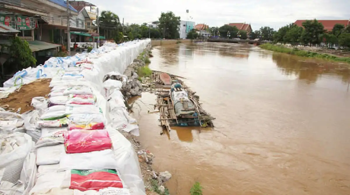 เหนือ-อีสานยังวิกฤติ เตือน! เสี่ยงน้ำทะลัก สั่งเฝ้าระวัง 24 ชม