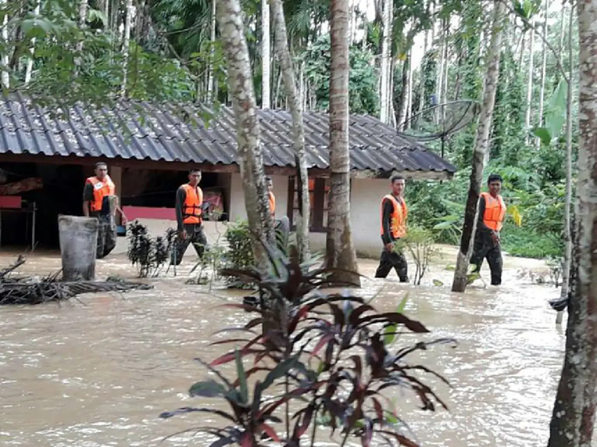 3อำเภอ"จุฬาภรณ์-ชะอวด-ร่อนพิบูลย์" จ.นครฯอ่วม หลังฝนตกหนักต่อเนื่อง