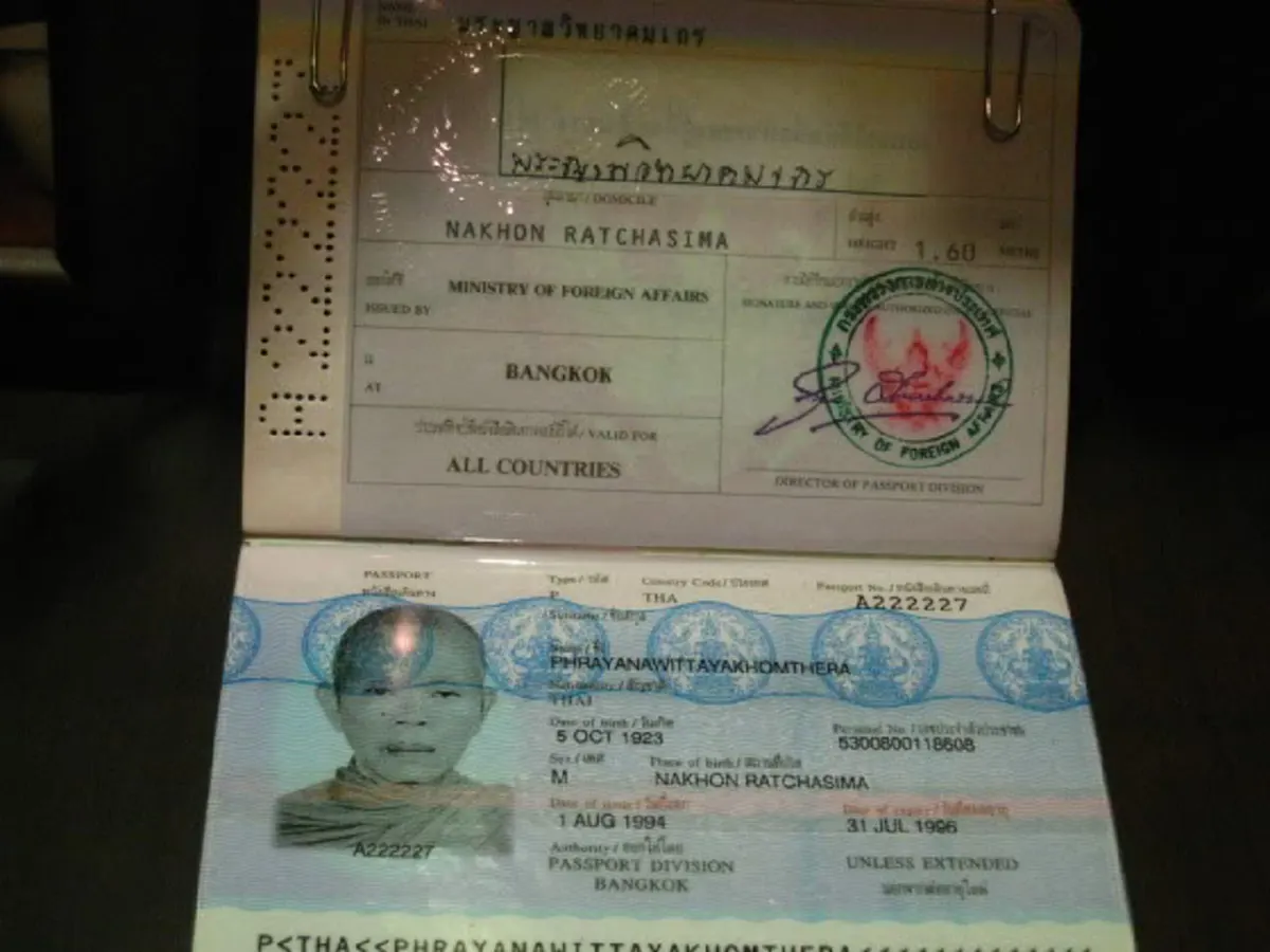 "ตายแน่... ตายแน่... ตายแน่ ไปเรื่อย ๆ จะรู้สึกสบาย จิตสงบ" คือคาถาที่หลวงพ่อคูณใช้บริกรรมเวลานั่งสมาธิ!!!