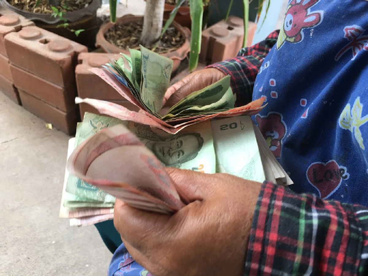 พระเจ้าช่วย..กล้วยปิ้ง!! อาชีพ กล้วยๆ แต่รายได้ไม่กล้วย รู้ตัวเลขแล้ว สะเทือนใจมนุษย์เงินเดือน!!