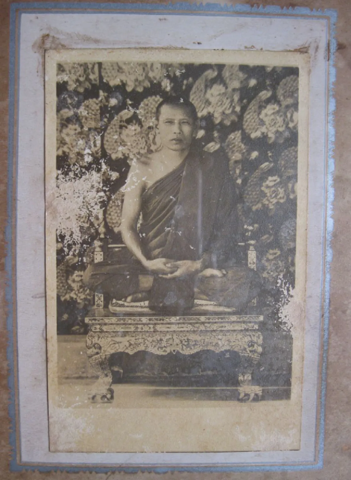 เมื่อถูกถามว่า"ทำไมหลวงพ่อลี ชอบพาญาติโยมสร้างพระจัดงานบุญ"ท่านตอบเช่นใด