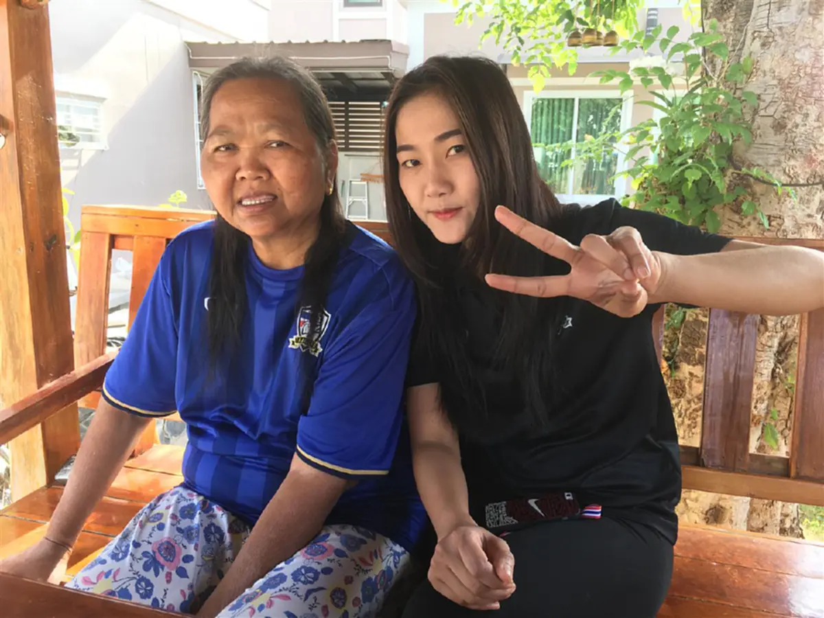 รอวันลูกชายกับมาจุ๊บ!! เปิดใจ แม่-พี่สาว  ปีโป้ สิโรจน์ ฮีโร่ช้างศึก เผยตัวจริงสุดขี้อ้อน ดีใจ-ปลื้มใจในตัวลูกชายอย่างที่สุด