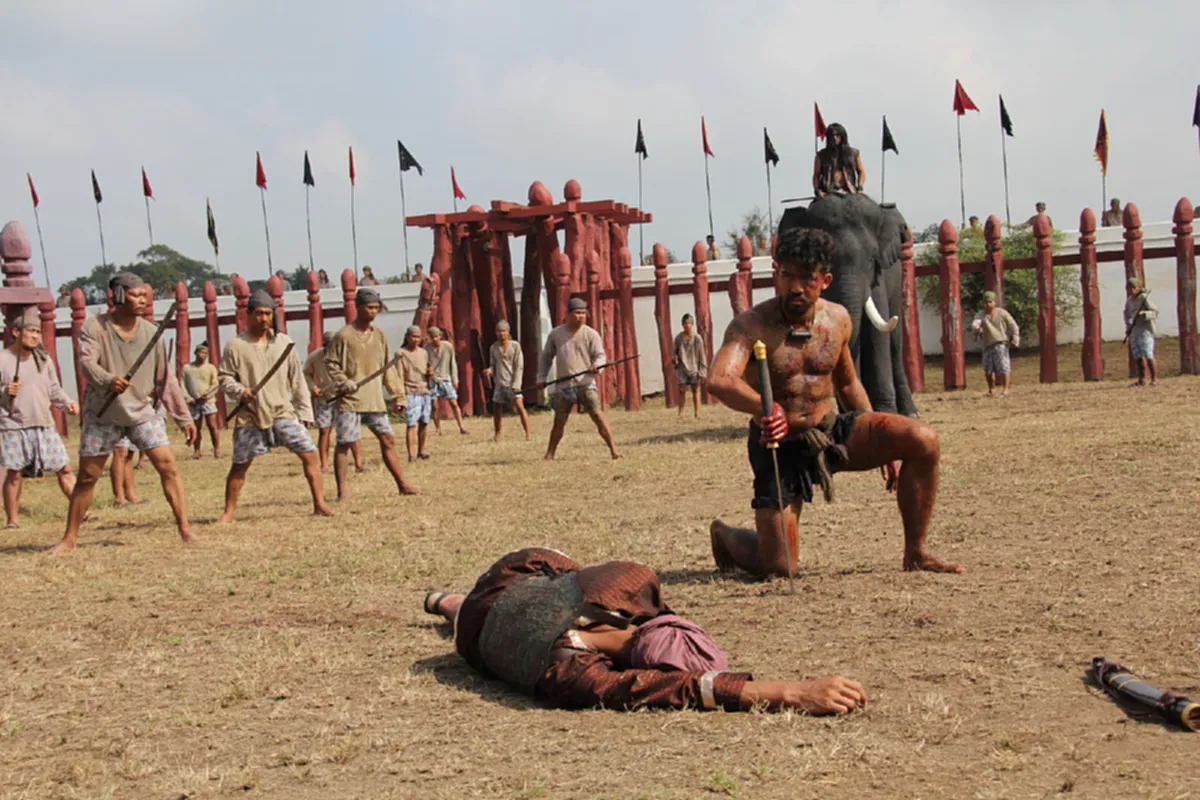 "พลายเกาะพยาเพ็ชร"  และ "พลายทีจี"  ร่วมแสดงภาพยนตร์ฟอร์มยักษ์  "ขุนรองปลัดชู" ของเซียนพระชื่อดัง "พยัพ คำพันธุ์"