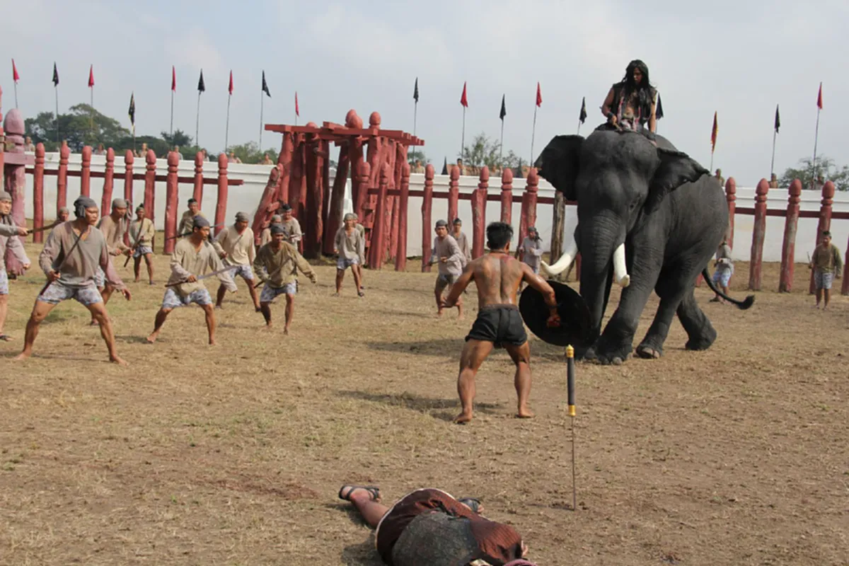 "พลายเกาะพยาเพ็ชร"  และ "พลายทีจี"  ร่วมแสดงภาพยนตร์ฟอร์มยักษ์  "ขุนรองปลัดชู" ของเซียนพระชื่อดัง "พยัพ คำพันธุ์"