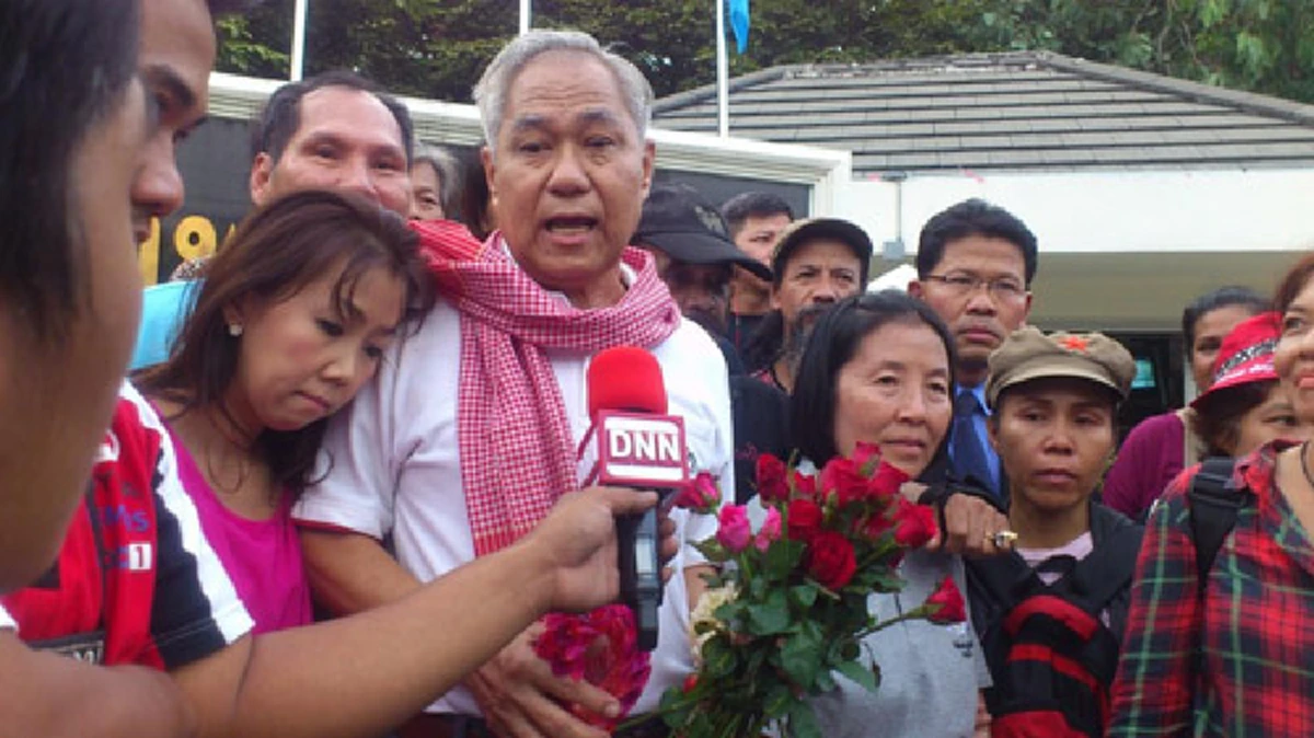 เปิดตัว!!จอมหมิ่นคอมมิวนิตส์ตัวพ่อ หนีซุกลาว เคยพ้นคุกเพราะได้รับอภัยโทษยังไม่สำนึกเผยตอนติดคุกชีวิตสบายทักษิณดูแลเดือนละ 3,000 บาท