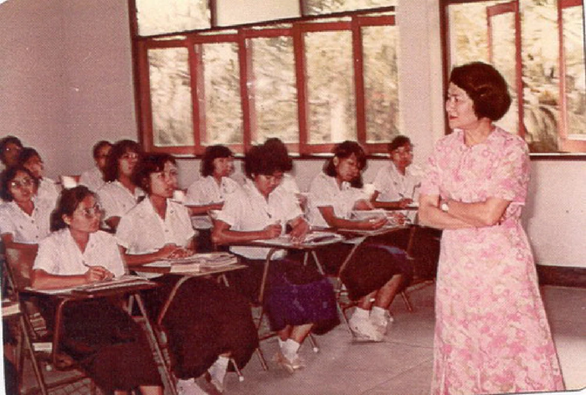 เจ้าฟ้าพระอาจารย์...เรื่องเล่าจากศิษย์ในพระองค์ ทรงเป็นพระอาจารย์ที่งดงาม ทั้งสิริโฉม พระสุรเสียง  ทั้งมากด้วยพระปรีชา จนทำเอา นศ. อึ้งตะลึง