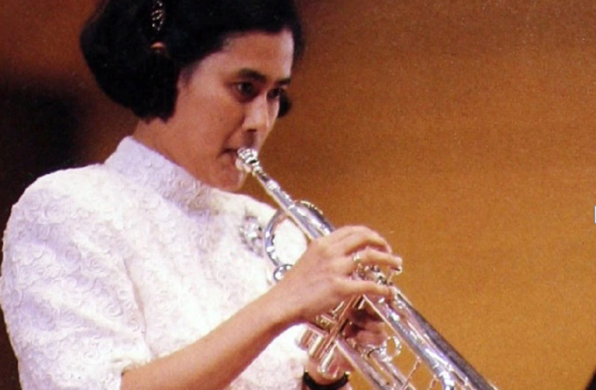 คลิปหาชมยาก!...สมเด็จพระเทพฯ ทรงขับร้อง-เล่นดนตรีไทยเดิม...