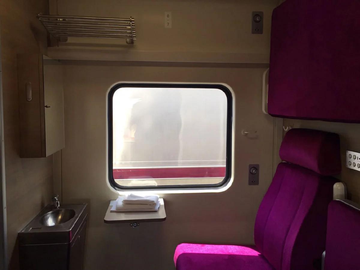 ไฉไลกว่าเดิม!! ประมวลภาพ"รถไฟไทย" ปรับโฉมใหม่ ดูก่อนใครไม่ตกเทรนด์ (ชมภาพ)