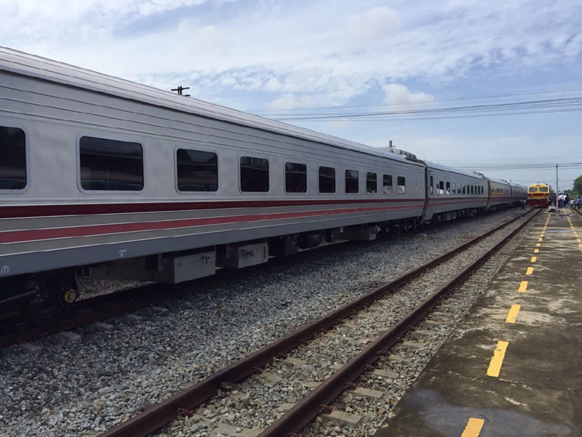 ไฉไลกว่าเดิม!! ประมวลภาพ"รถไฟไทย" ปรับโฉมใหม่ ดูก่อนใครไม่ตกเทรนด์ (ชมภาพ)