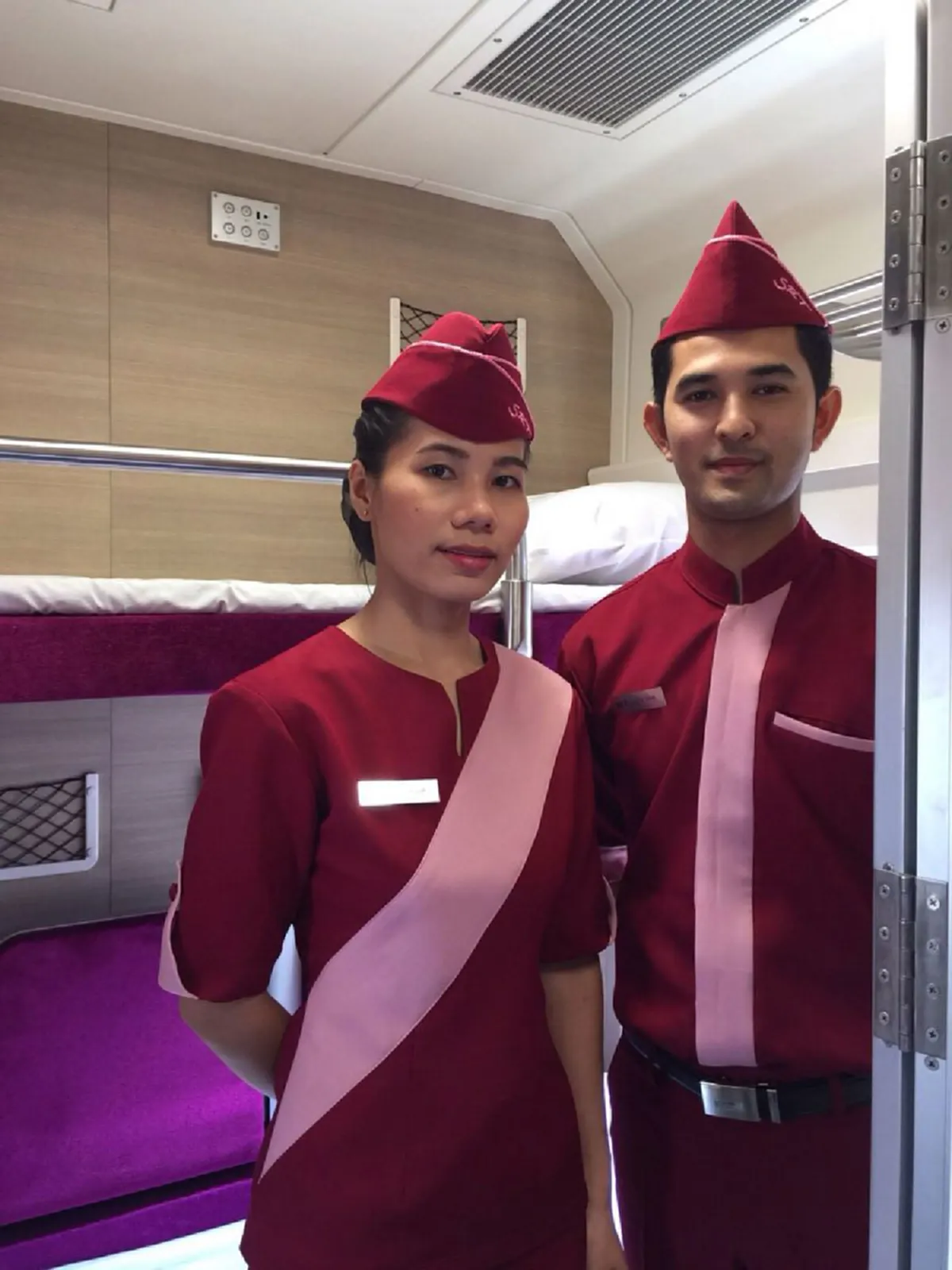 ไฉไลกว่าเดิม!! ประมวลภาพ"รถไฟไทย" ปรับโฉมใหม่ ดูก่อนใครไม่ตกเทรนด์ (ชมภาพ)