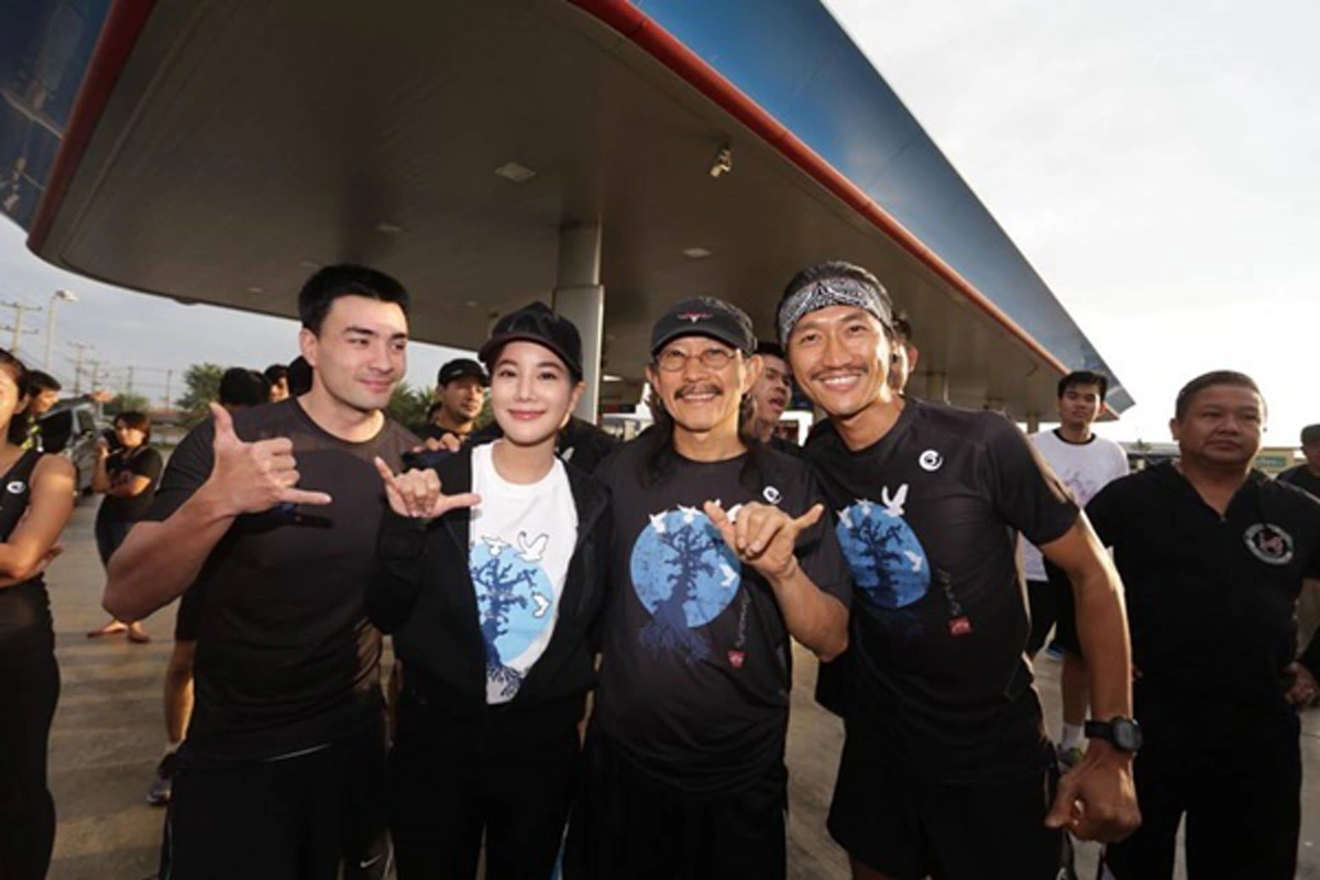ชื่นชมน้ำใจ!!! รวมภาพดาราร่วมวิ่งโครงการ#ก้าวคนละก้าว กับ "ตูน Bodyslam"หาทุนซื้ออุปกรณ์การแพทย์ให้รพ.บางสะพาน ล่าสุดยอดทะลุเป้าแล้ว !?!