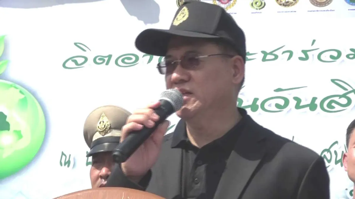 ผู้ว่าฯโคราชเปิดโครงการ วันสิ่งแวดล้อมไทยร่วมใจกำจัดผักตบชวา เหนือเขื่อนพิมาย